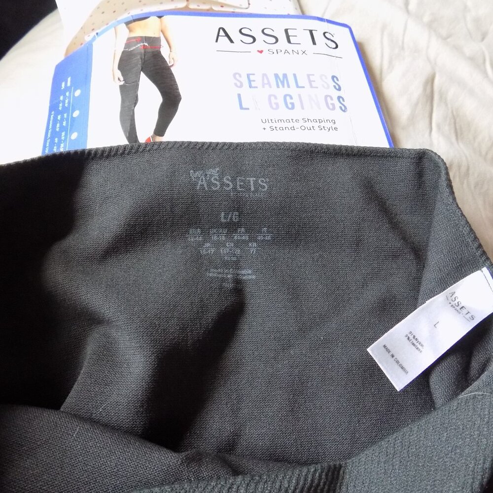 SPANX ASSETS Pepper Gray Graphic Camo Seamless Leggings Size L